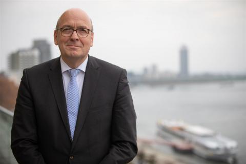 Dr. Hans-Peter Klös